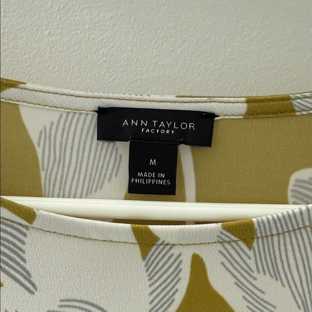 Ann Taylor Olive Green Floral Short Sleeve shirt - Picture 2 of 5